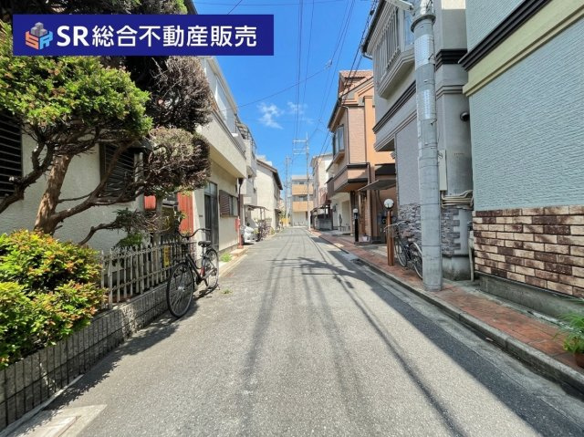 横沼町3丁目中古戸建の駐車場|お車をお持ちの方には必要な駐車場はスペース1台分有♪リビングと行き来でき買い物の後に便利です！