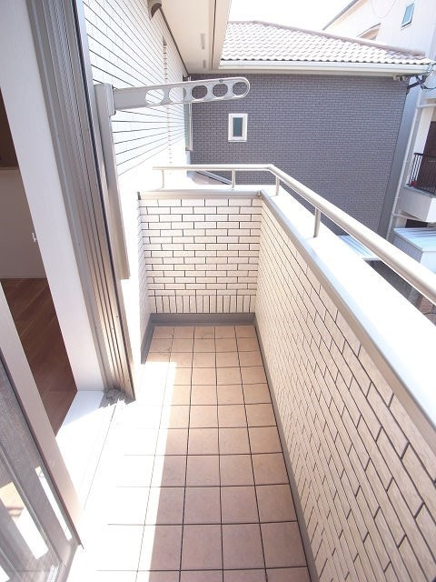 尼崎市南塚口町８丁目のアパートのバルコニー