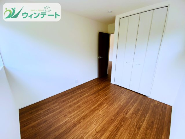 第3石岡市山崎　新築戸建の洋室|完成した洋室です。窓からの採光が心地よく、実際の広さと明るさをぜひ現地でご確認ください♪