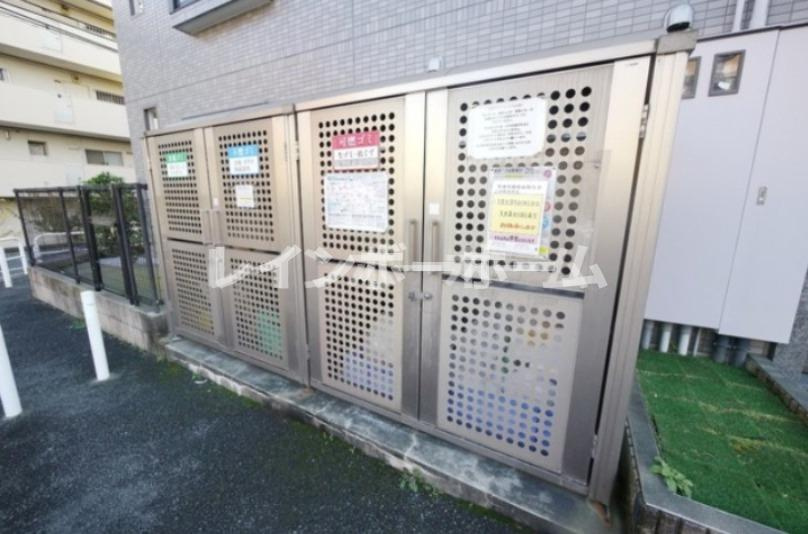 クレール・ルミエールのその他
