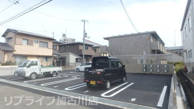 calmeの駐車場