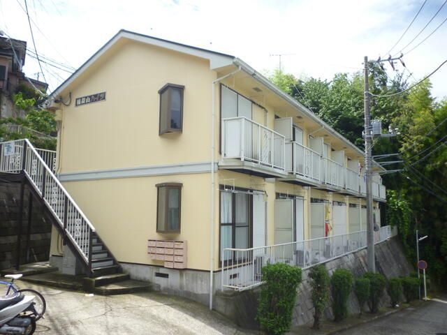 稲荷山ハイツの外観