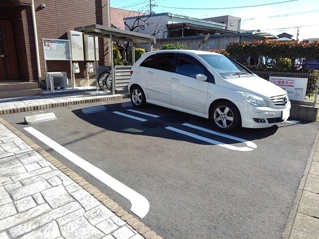 カーサ・セレッソの駐車場