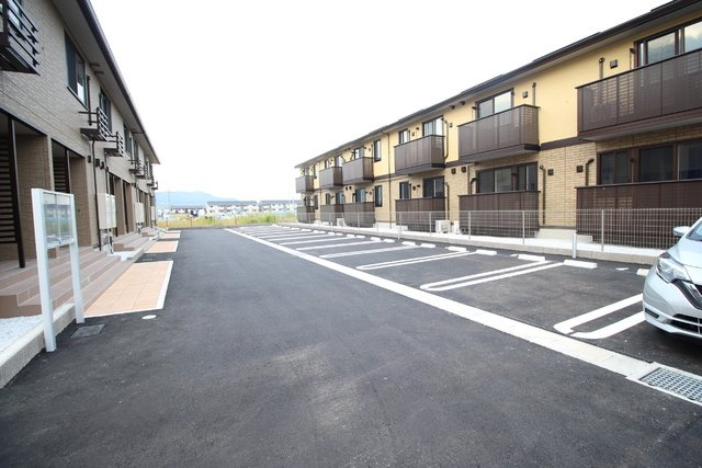 アースコートＹ’ｓクレア苅田 の駐車場