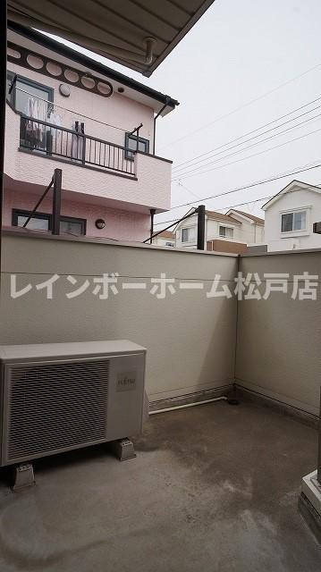 松戸市常盤平柳町の賃貸マンションのバルコニー|バルコニー付きです