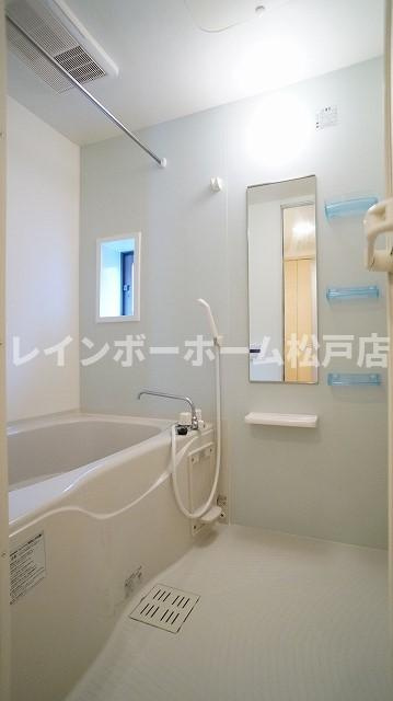 松戸市常盤平柳町の賃貸マンションの浴室|コンパクトで使いやすいお風呂です