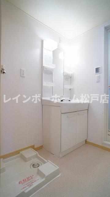 松戸市常盤平柳町の賃貸マンションの独立洗面台|朝の身支度には欠かせない独立洗面化粧台