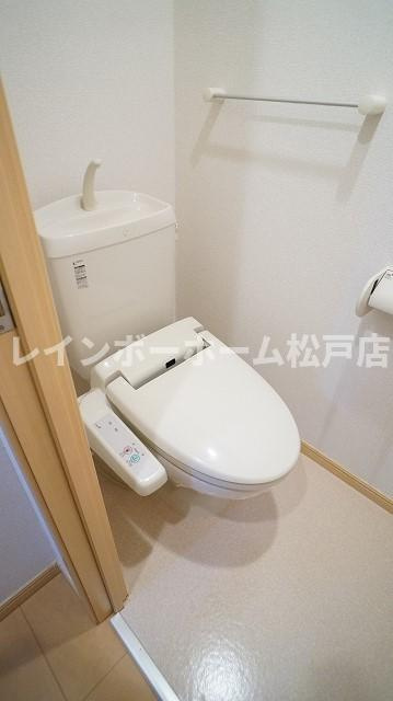 松戸市常盤平柳町の賃貸マンションのトイレ|落ち着いたトイレです