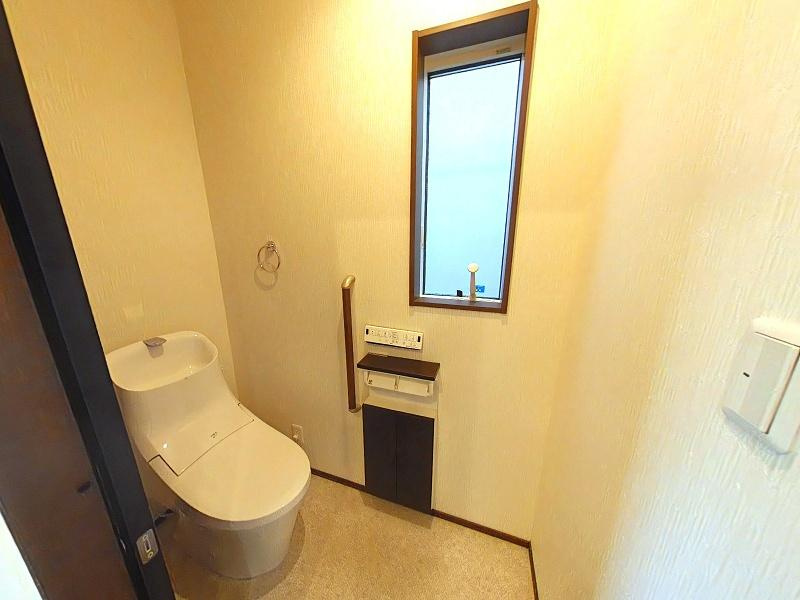 高知市和泉町　中古戸建てのトイレ|１F:トイレ
