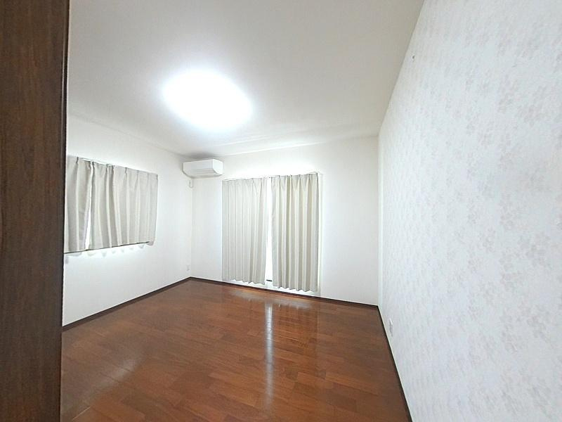 高知市和泉町　中古戸建ての洋室|２F:7.2洋室