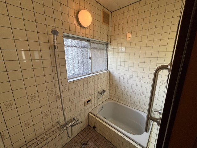 中古戸建の浴室