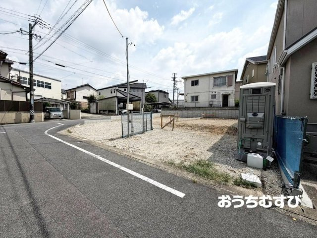 尾張旭市西山町2期(残1棟)の前面道路含む現地写真