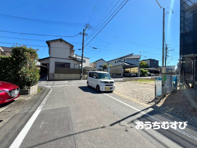 尾張旭市西山町2期(残1棟)の前面道路含む現地写真