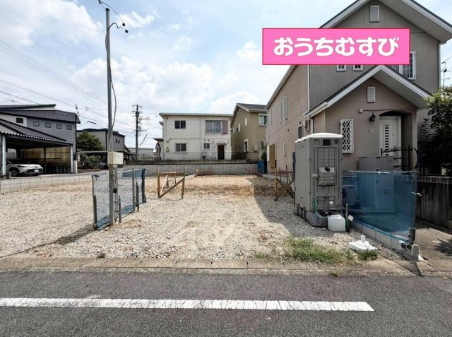 尾張旭市西山町2期(残1棟)の前面道路含む現地写真