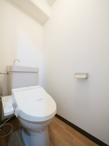 アルフィーネ厚生町のトイレ|※写真は別の部屋のものです。