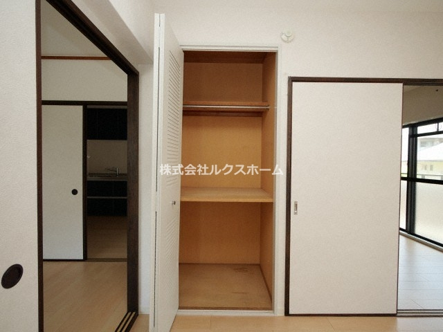 チェリーアベニュー南茨木B棟の収納
