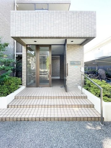 アメニティ芦田第3マンションのエントランス
