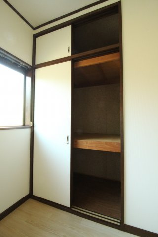 ビラ名谷の収納
