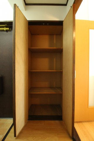 ビラ名谷の収納