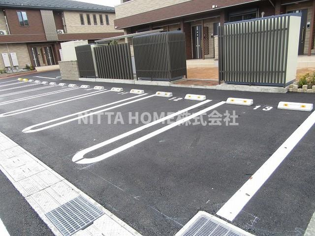 丹波市氷上町成松のアパートの駐車場|敷地内に駐車場があります＊