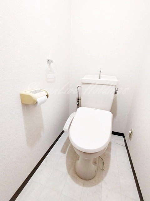 藤沢市本鵠沼２丁目の賃貸マンションのトイレ
