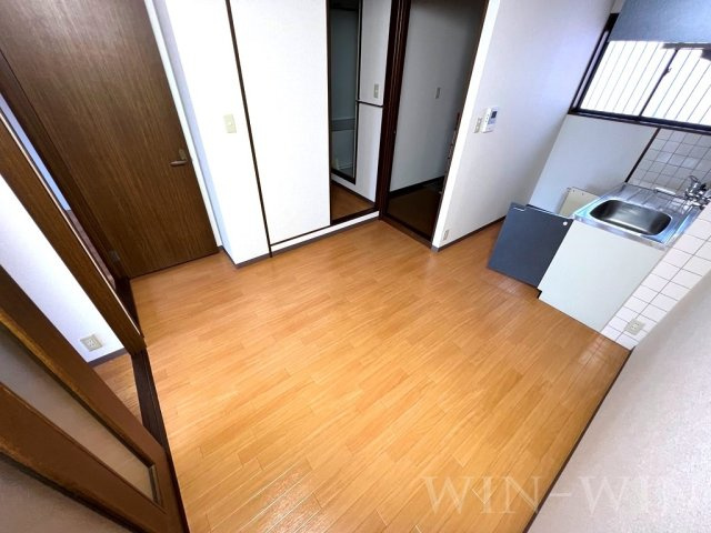 ノーブルタウン新栄の居間・リビング|イメージ（同建物内別部屋の写真です）