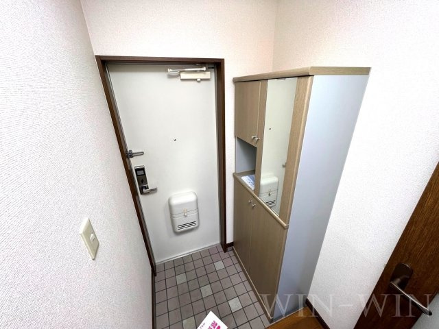 ノーブルタウン新栄の玄関|イメージ（同建物内別部屋の写真です）