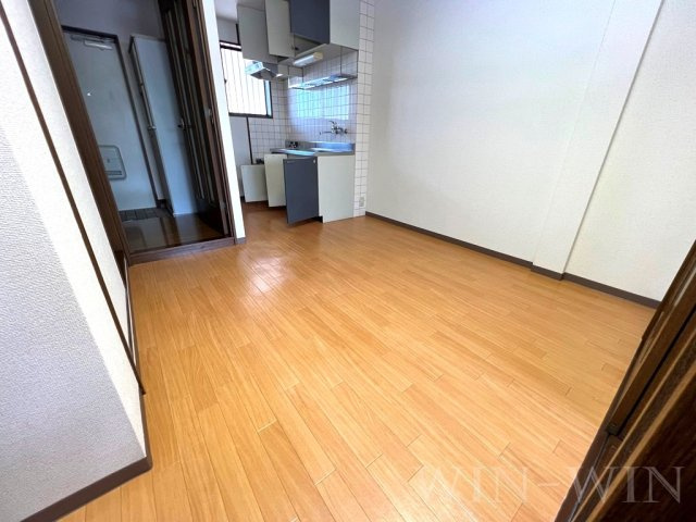 ノーブルタウン新栄の内装|イメージ（同建物内別部屋の写真です）