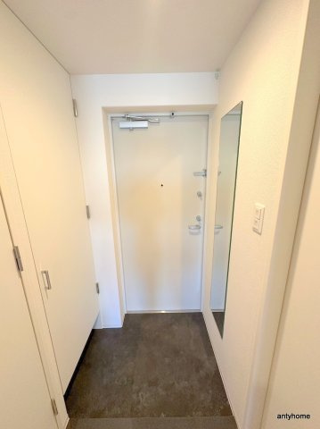 セレニテ本町東リアン　仲介手数料無料の玄関