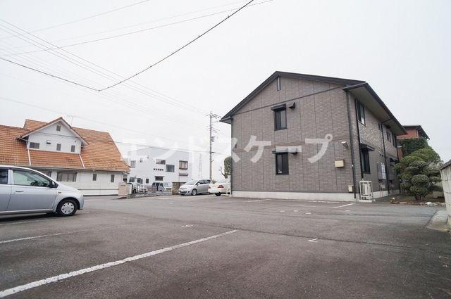 ヴィラハピネスⅢの駐車場|高崎、前橋のお部屋探しはエンドスケープまで！お客様の理想お聞かせ下さい♪