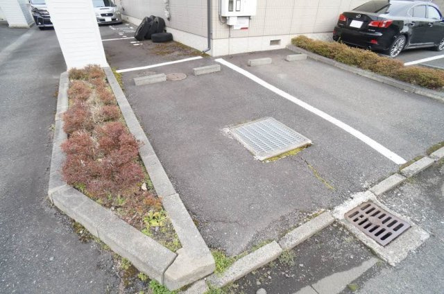 コートラックス Ｄの駐車場