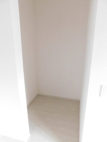 名古屋市中村区二ツ橋町２丁目の新築一戸建の収納|◇ウォークインクローゼット◇　　家族の洋服や大きな荷物が片付く大容量！