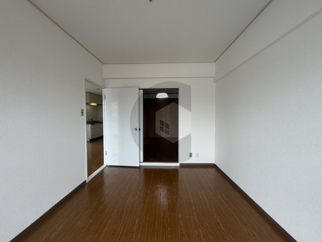 サンライズ長田の洋室