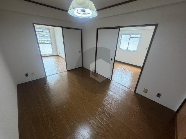 サンライズ長田の洋室