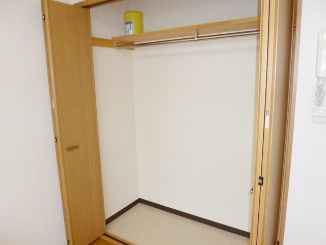 リリックコート翔の収納|広めのクローゼット付いてます。