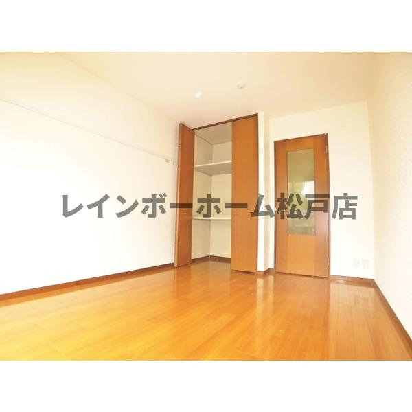 仲介手数料（賃料の1.10ヵ月）の50％OFF対象物件！の居間・リビング