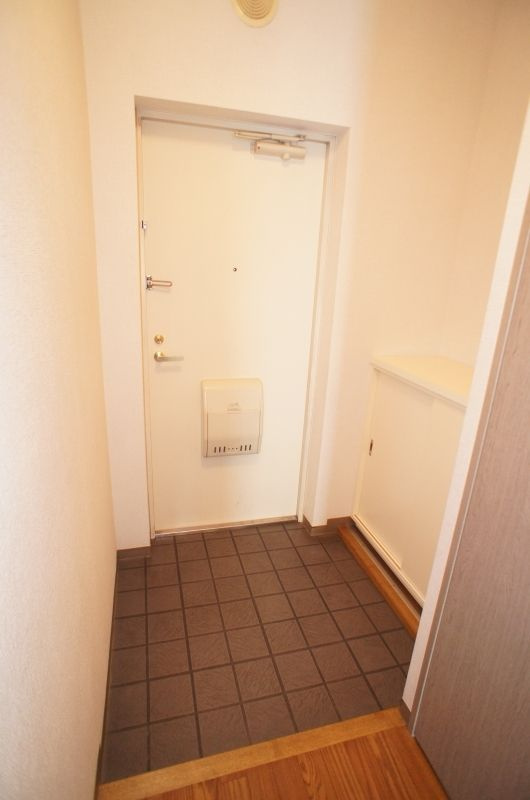 エクセレントコート三枝木の玄関