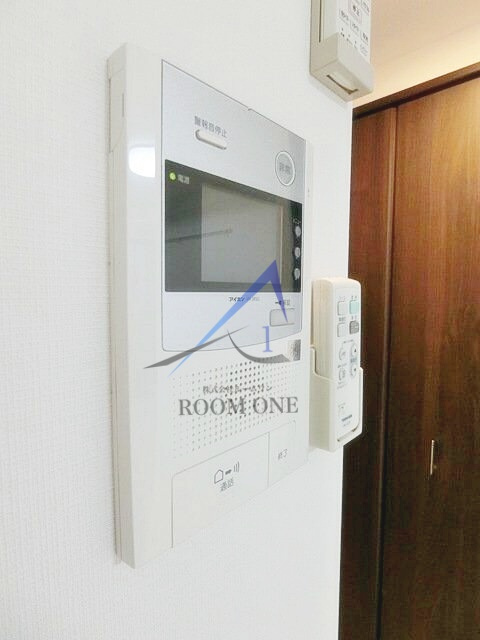 ガーラ・プレシャス東麻布のセキュリティ|モニター付きインターホンです。