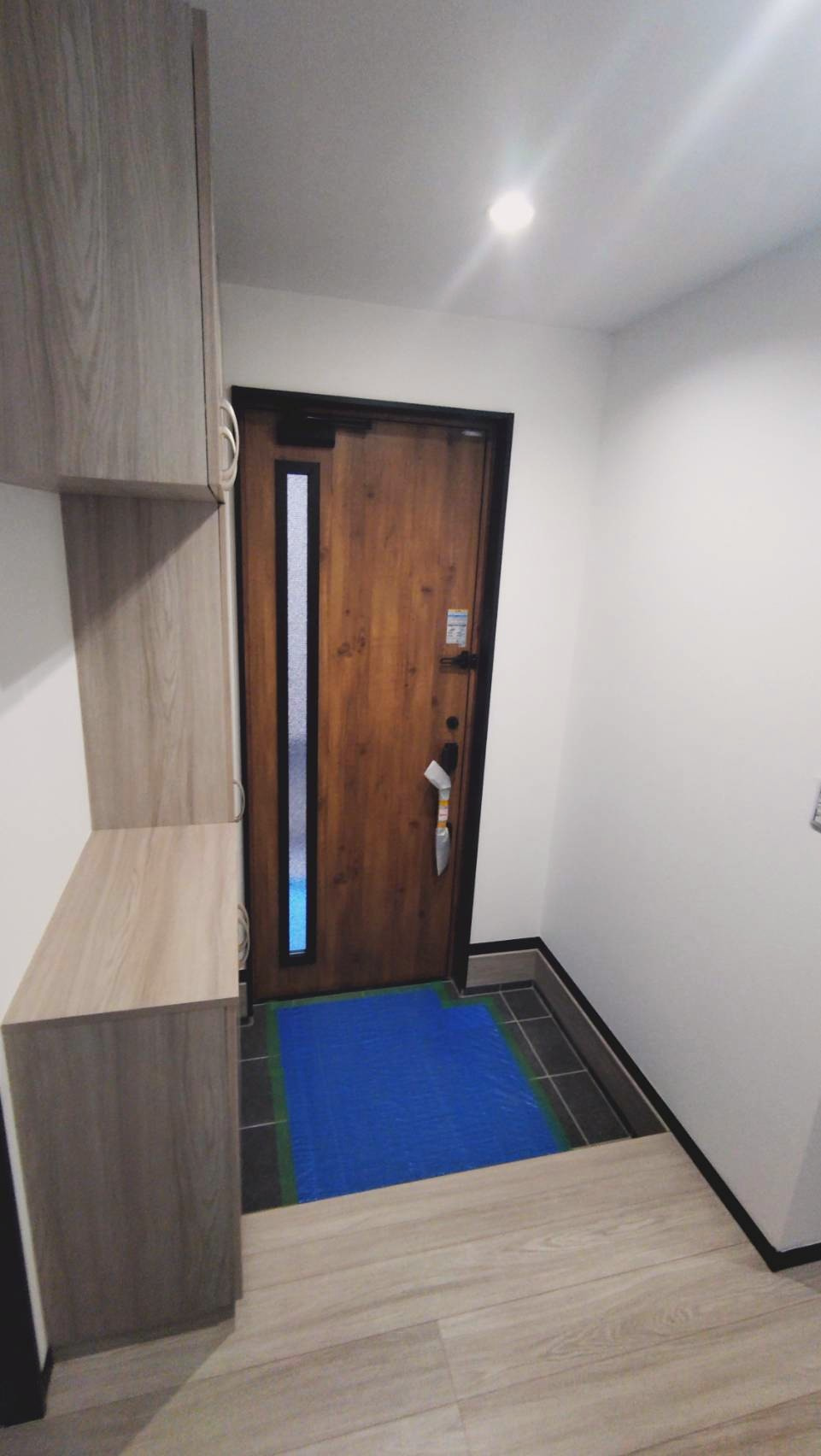 新築戸建の玄関