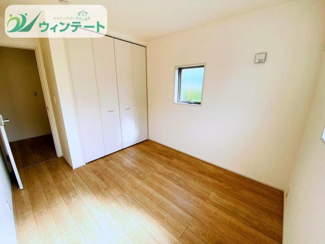 第4石岡市山崎　新築戸建の洋室|完成した洋室です。窓からの採光が心地よく、実際の広さと明るさをぜひ現地でご確認ください♪