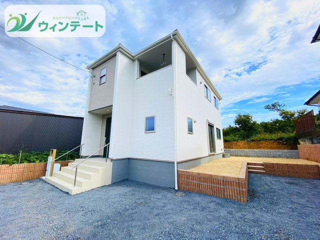 第4石岡市山崎　新築戸建の外観|完成外観をお届けします。日々の帰宅が楽しみになる、あたたかみのあるデザインです。