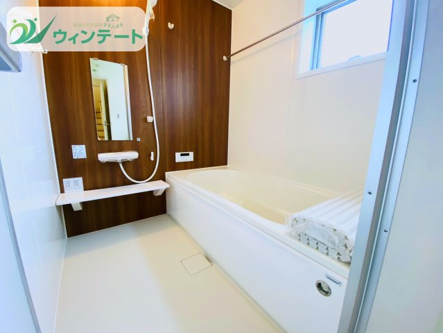 第4石岡市山崎　新築戸建の浴室|ゆとりのある浴槽で一日の疲れをリセット。追い焚き・浴室乾燥機付きで、機能性と快適性を兼ね備えた浴室です。