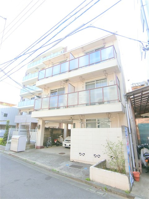 池上ネオハイムの外観|1980年9月築　鉄骨造地上3階建て総戸数8戸
東京都大田区池上3丁目　東急池上線池上駅近最寄り徒歩5分