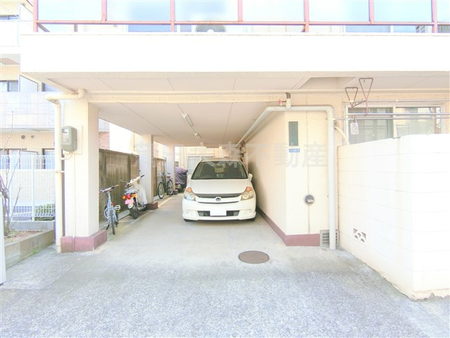 池上ネオハイムの駐車場