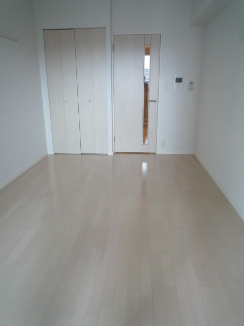 新品家具付きマンション中呉服町17(KaGood福岡)の洋室