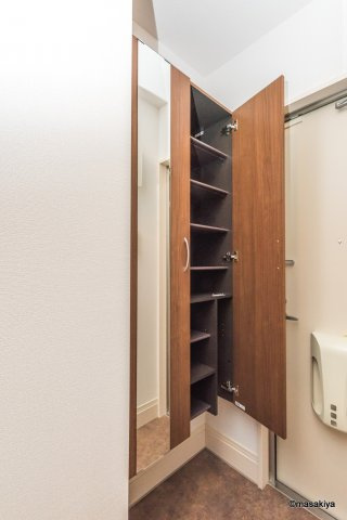 メイツ　Ｓ・Ｏの玄関|下駄箱