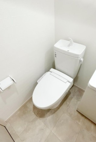 ウエストガーデン吉川高富Ⅰのトイレ|別部屋参照写真
