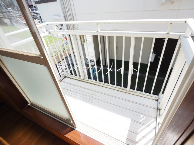 【バルコニー】 | 徳満邸貸家 | バルコニーはこちらです
