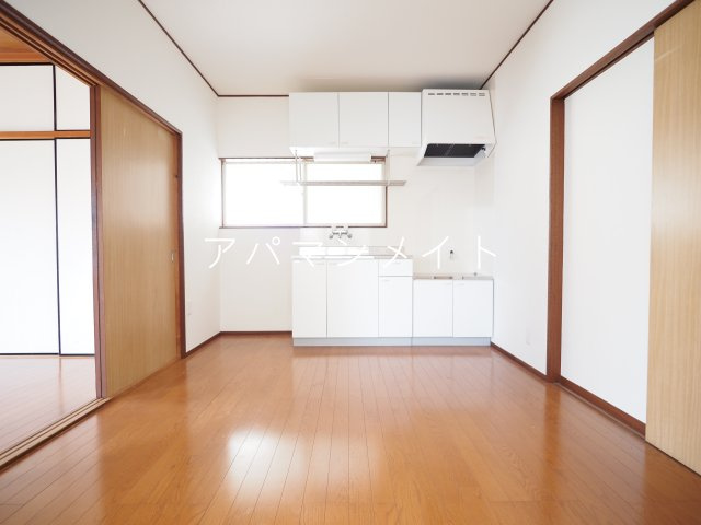 【居間・リビング】 | 徳満邸貸家 | ダイニングキッチンです