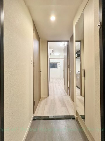 プレサンス今池駅前フェルディノの玄関